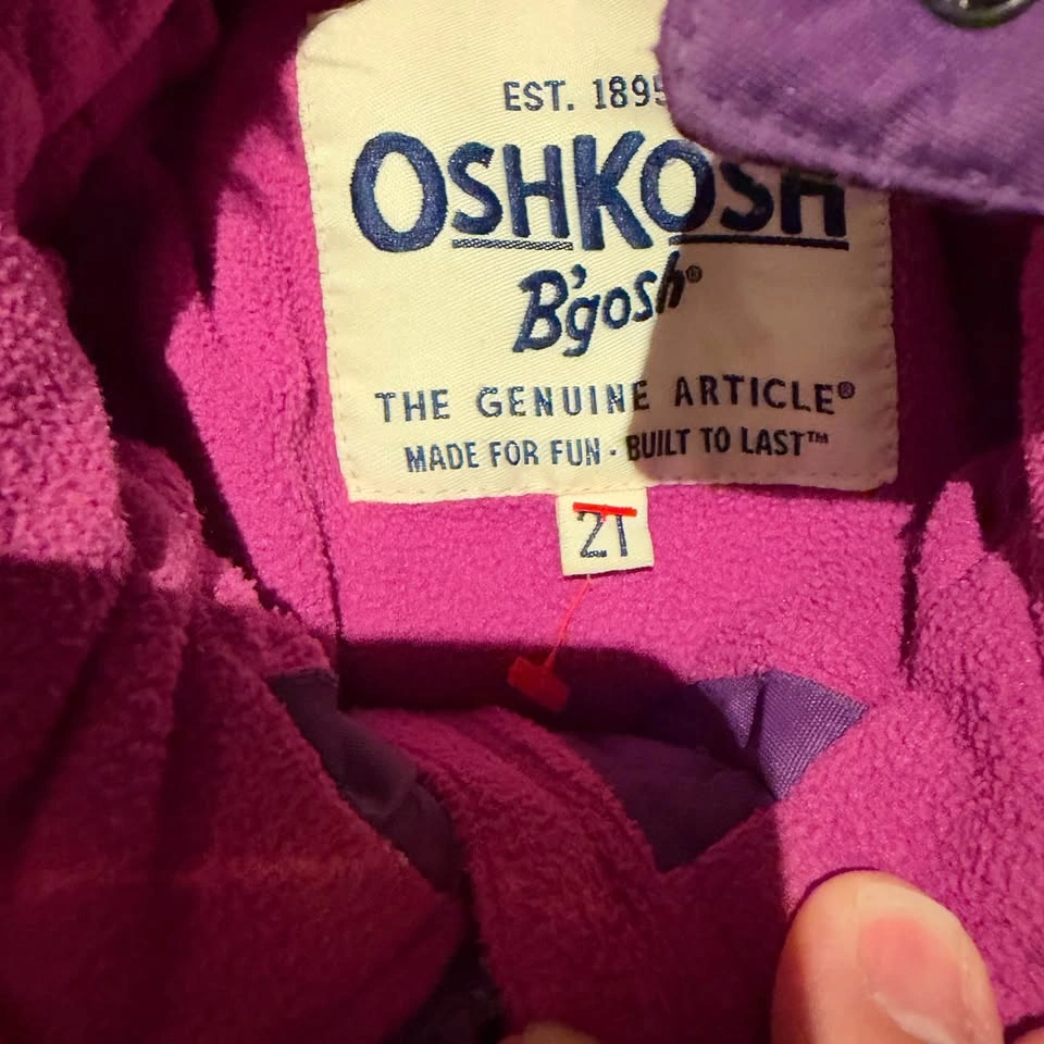 OshKosh B'gosh 2-Piece Snowsuit size 2T - photo 2