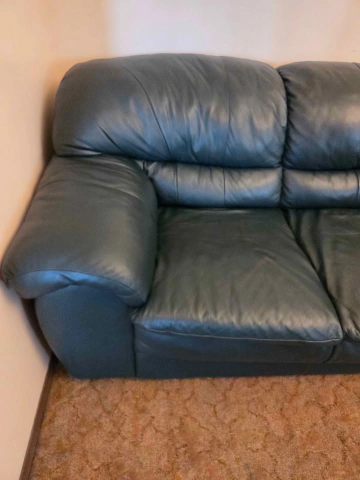 Delivery Available Green Leather Couch - photo 5