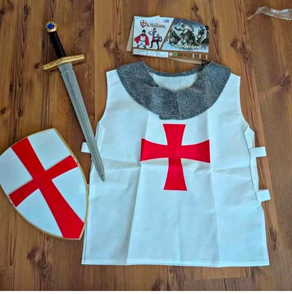 New medieval crusader costume with accessories for kids