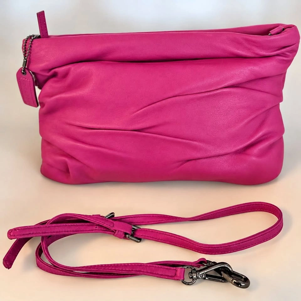 Vintage Danier Fuchsia Ruched Leather Slouch Clutch