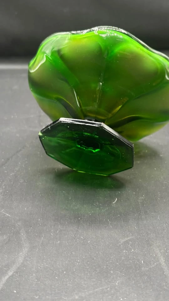 Antique Fenton Water Lily Iridescent Green Carnival Glass - photo 4