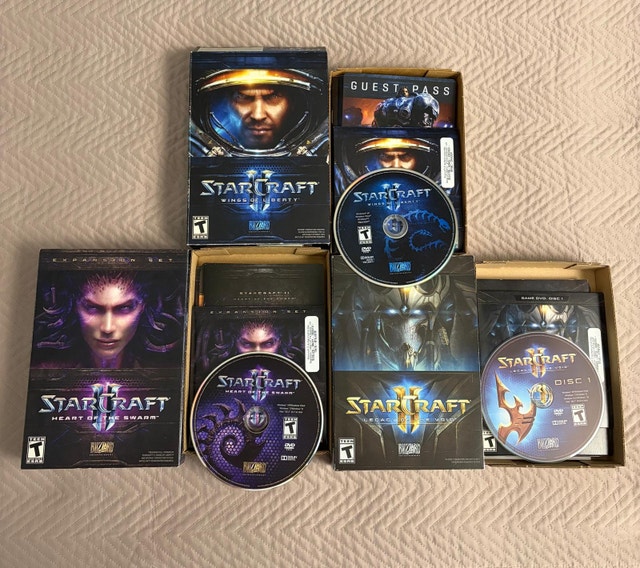 StarCraft II PC Video game bundle - photo 3