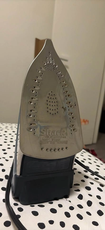Shark Professional Steam Iron - photo 2