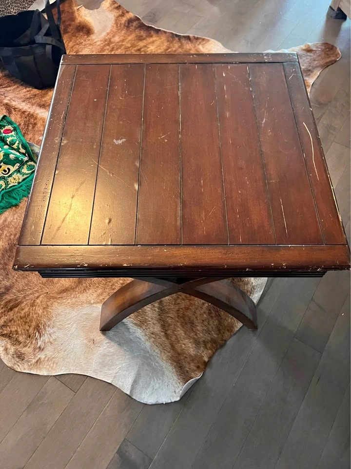 Magnussen Home Bali Lamp / End Table