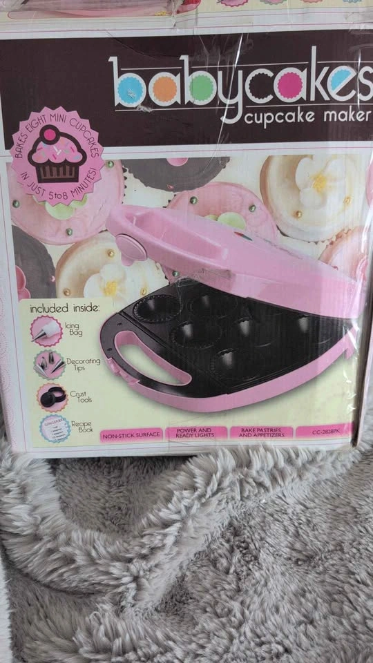 Babycakes cupcake maker - photo 2