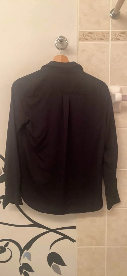 Women’s Uniqlo Long Sleeve Button-Down Shirt - photo 3