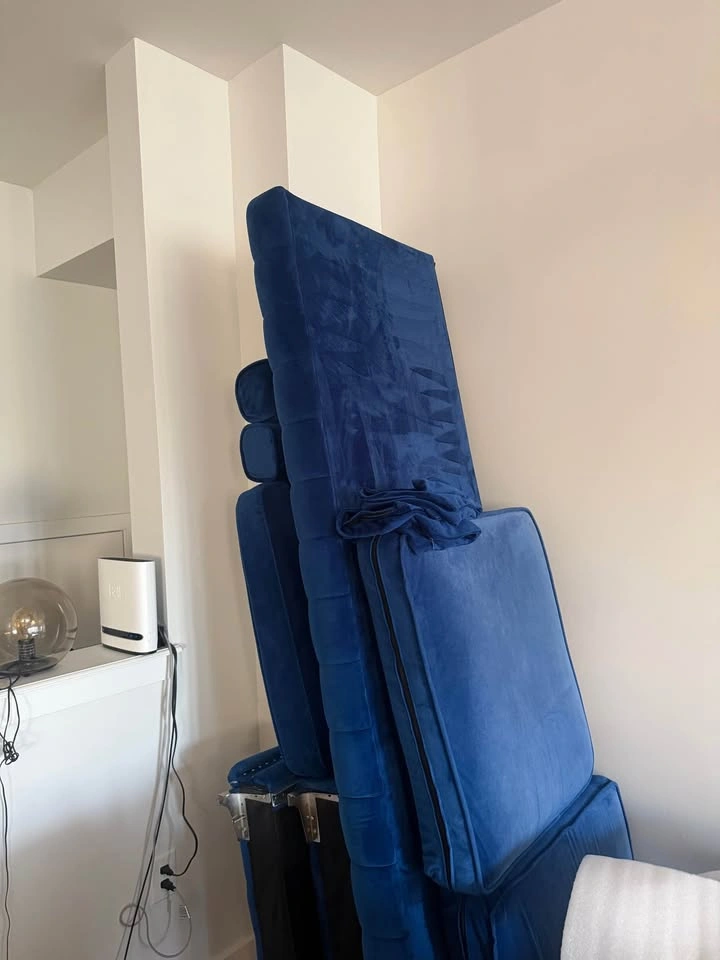Moving Sale! Blue Velvet Sofa + 2 Ottomans + FREE IKEA Chair - photo 3