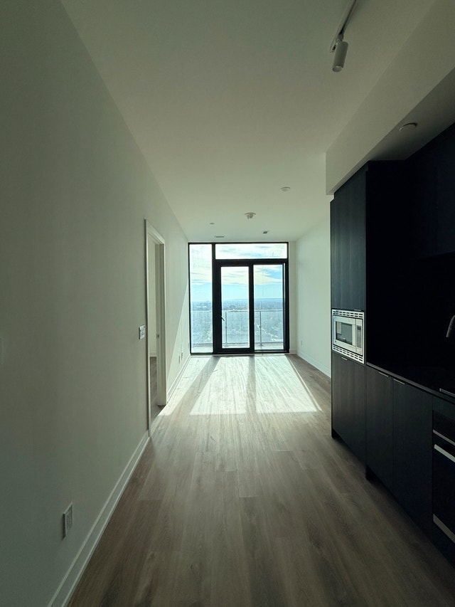 2 Bed 2 Bath Condo Available for Rent in Hamilton