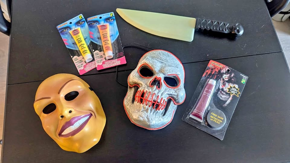 Halloween Masks & Face Paint