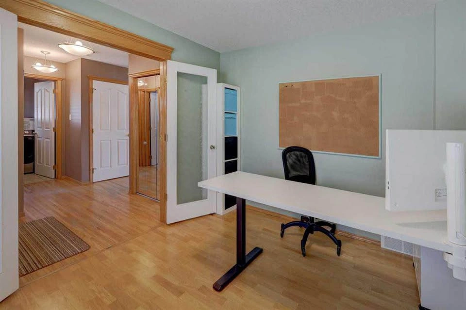 3 Beds 2.5 Baths - House - photo 3