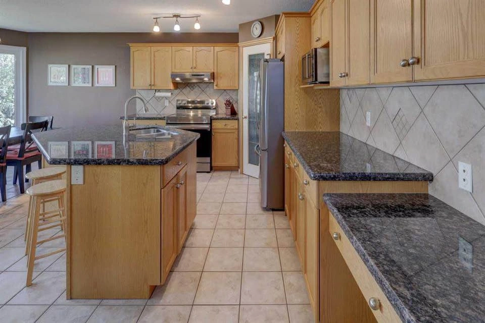 3 Beds 2.5 Baths - House - photo 5