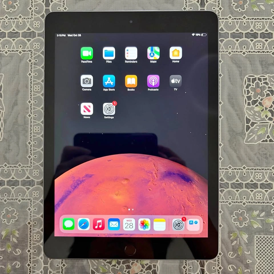 Apple iPad (6th Generation) 32GB