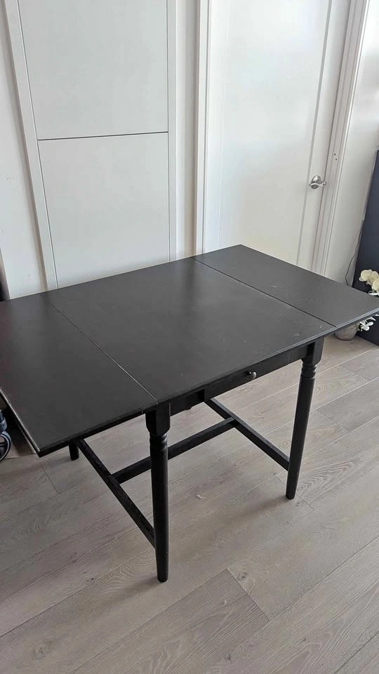 Black Extendable Dining Table