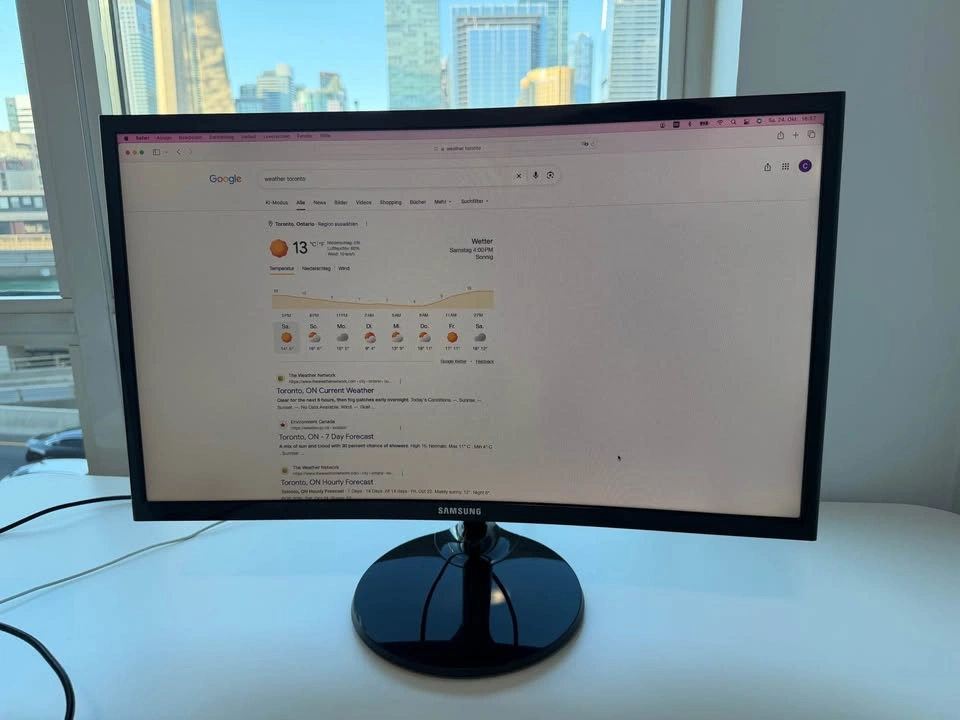 Samsung 24" Curved Monitor (C24F390) – FreeSync, Eye Saver, HDMI - photo 2