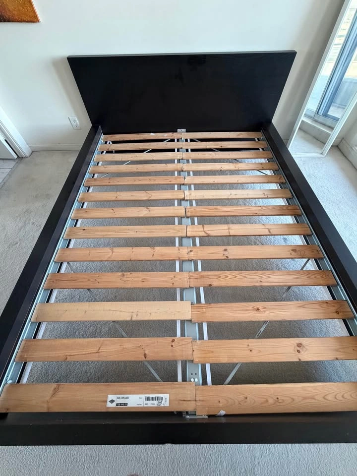 IKEA bed frame Malm queen with slatted base - photo 2