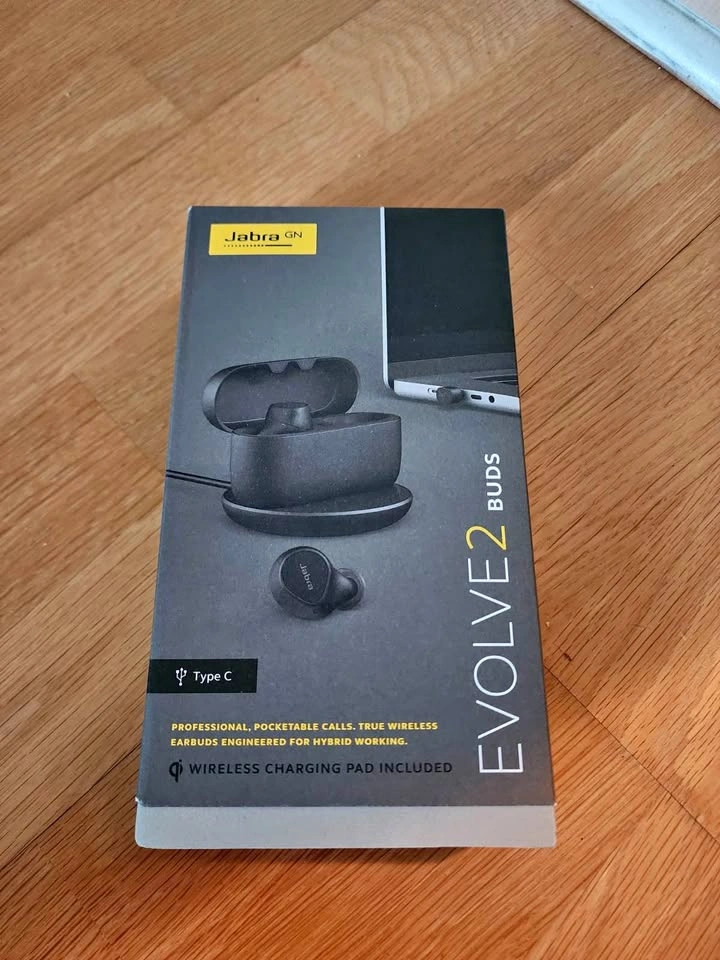 Jabra Evolve2 Buds with wireless charging, USB C