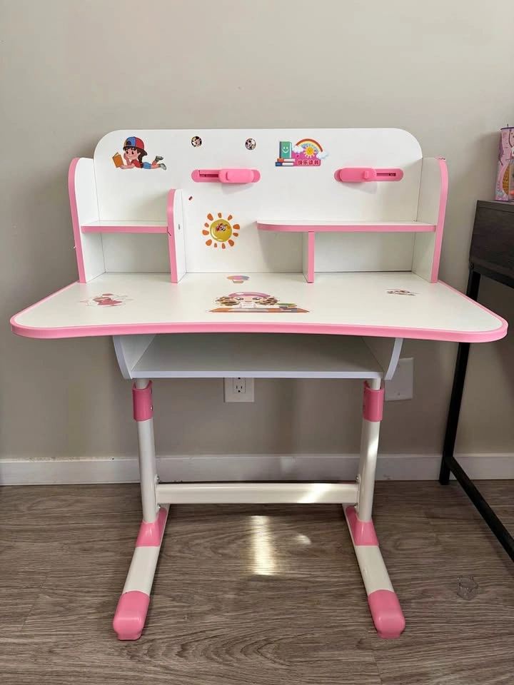 Kids study table and chair