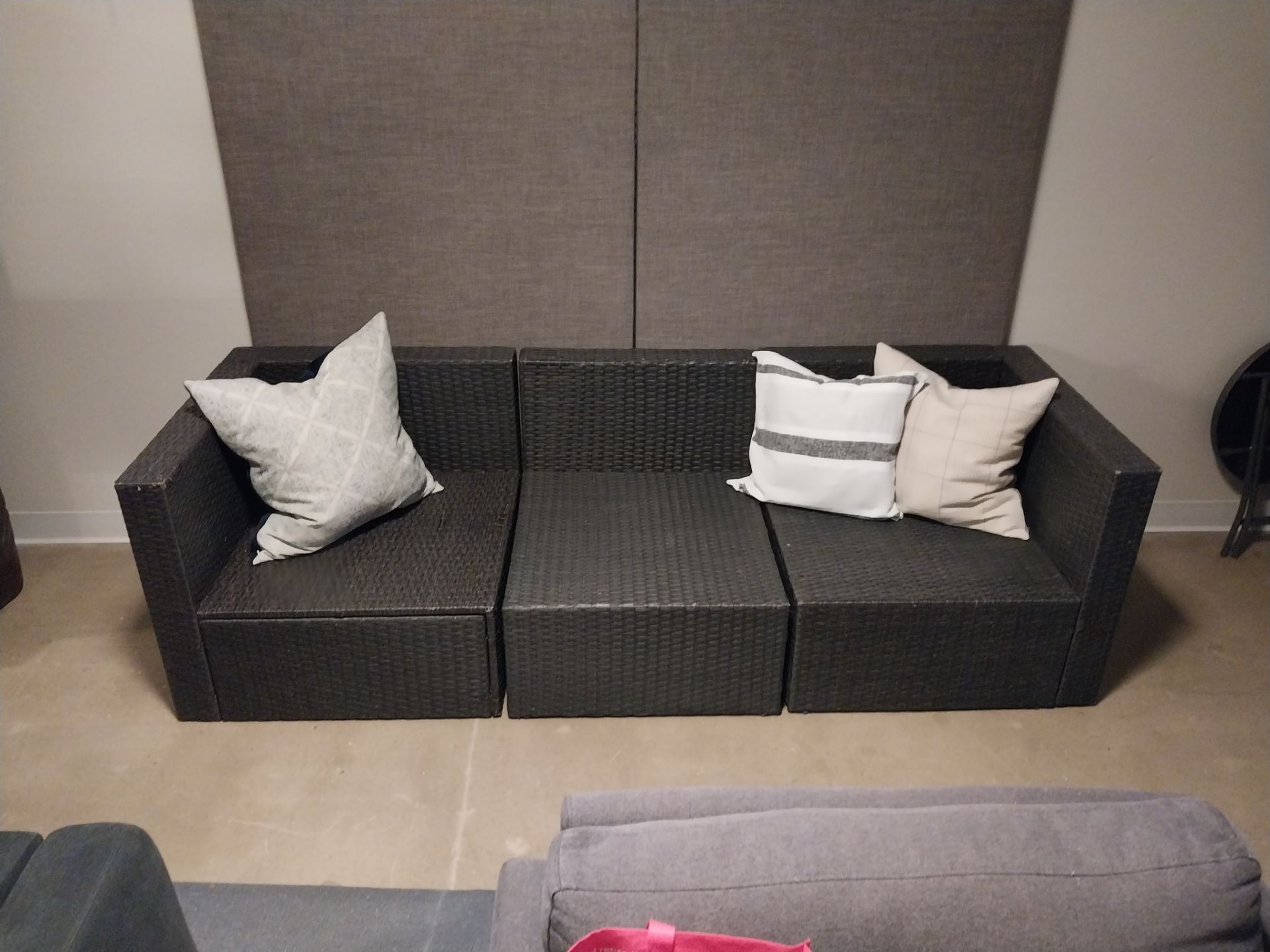 Black Wicker Patio Sectional Set with Ottoman – Like New