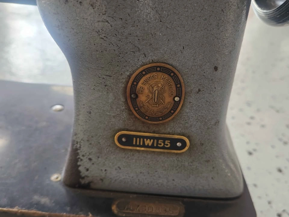 Singer 111W155 Heavy Duty Sewing Machine - photo 4