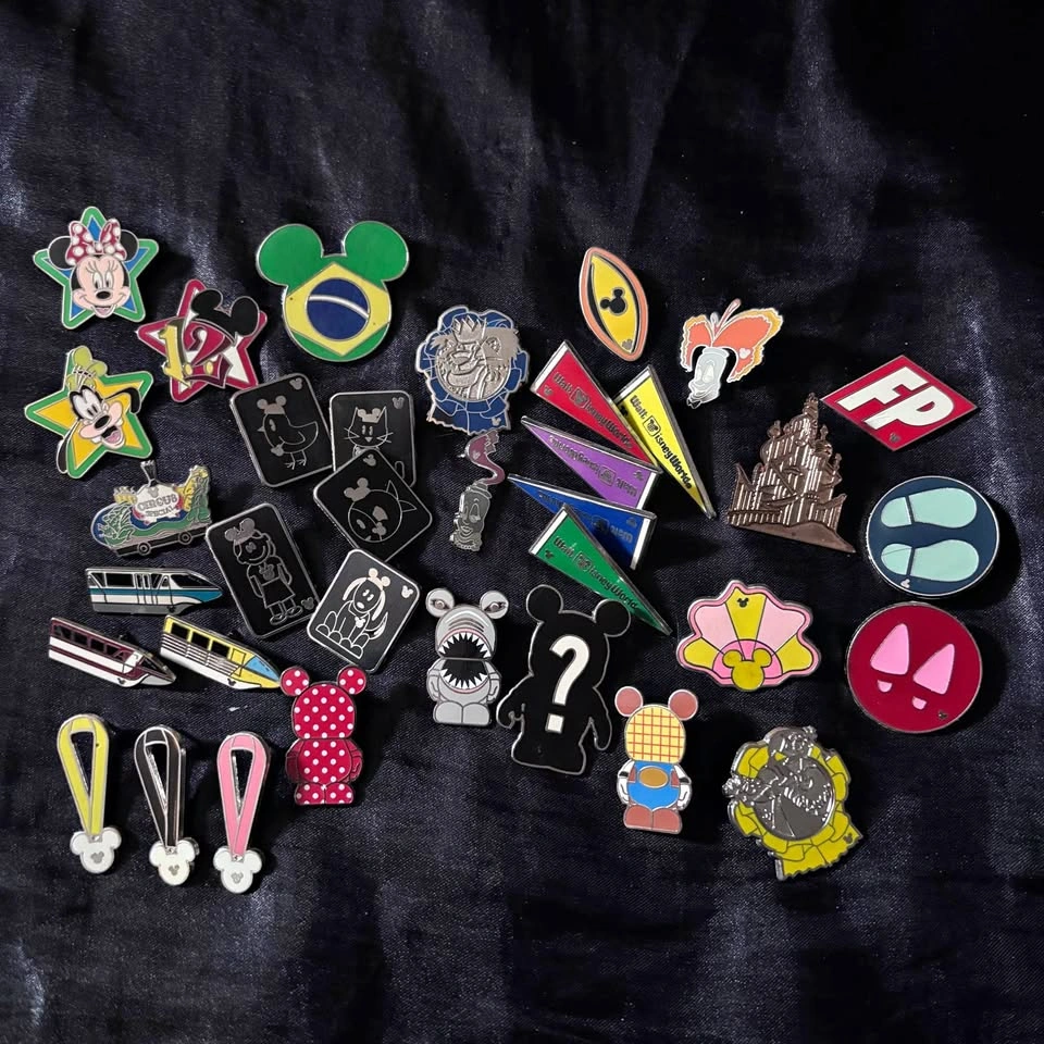 Disney Pin Trading Lot: Hidden Mickey Set & Vintage Pins