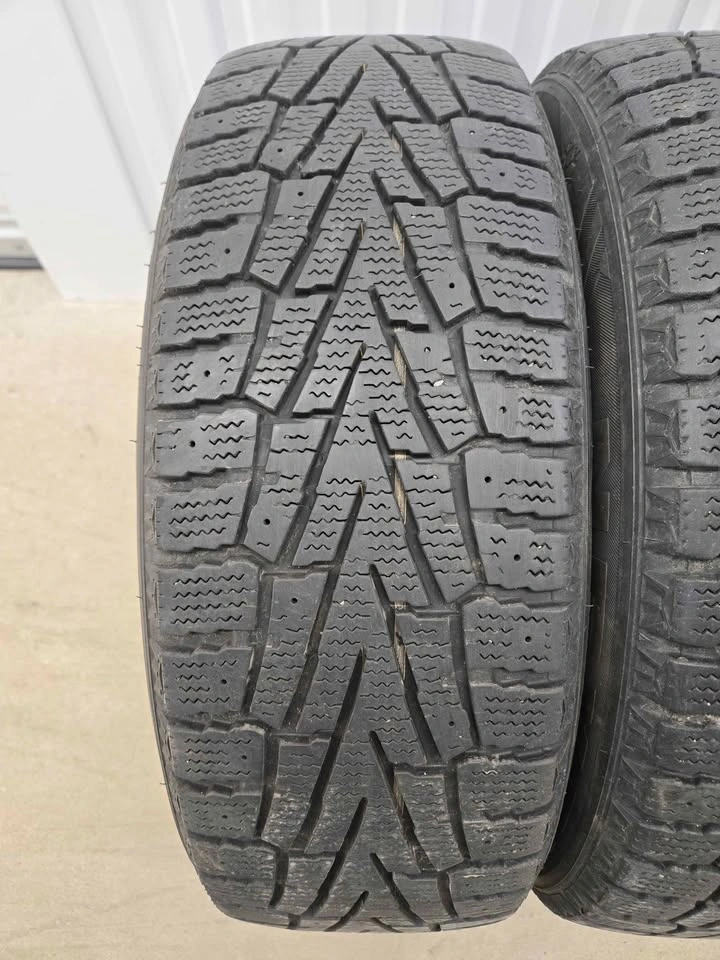 225/60/17 Winter Tire Set - photo 2