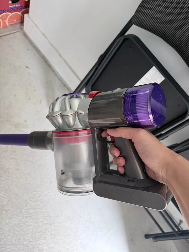 Dyson V8 Origin Cordless Vacuum (SV25) - photo 2