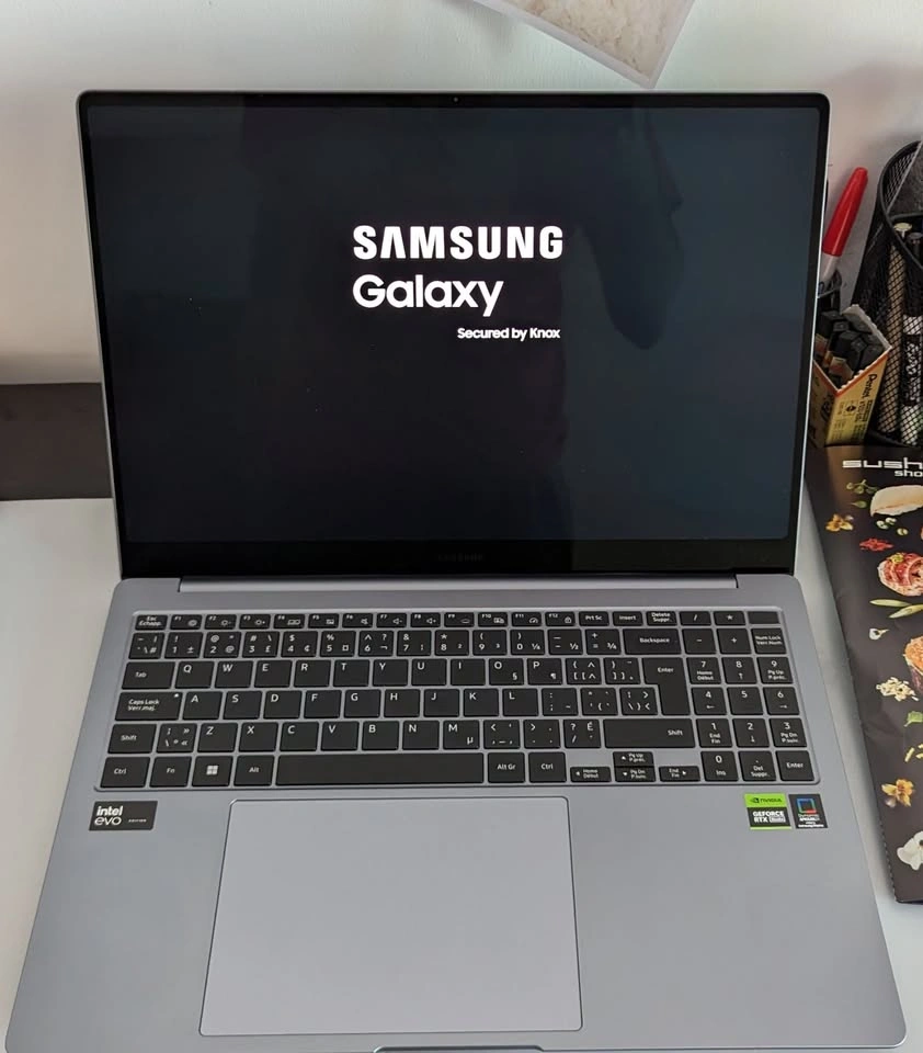 Galaxy Book 4 Ultra RTX 4070 32Gb Ram Intel Ultra 9 185H 1TB SSD - photo 4