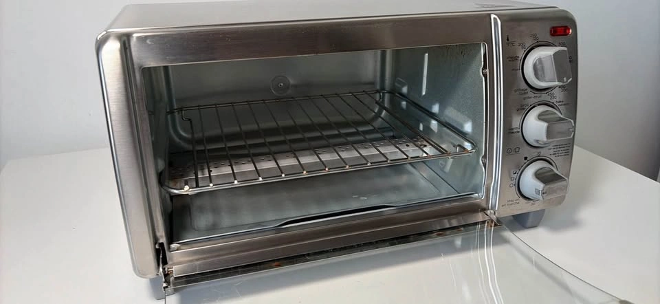 Black+Decker Toaster Oven - photo 2