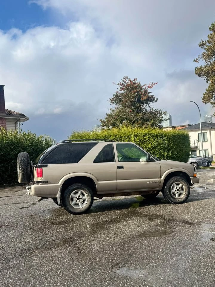 2005 Chevrolet Blazer - photo 3