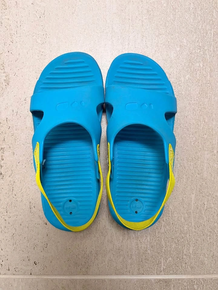Barefoot sandals