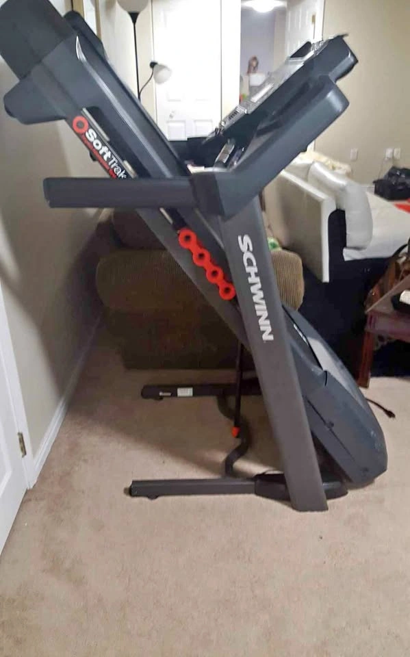 Schwinn 830 Treadmill