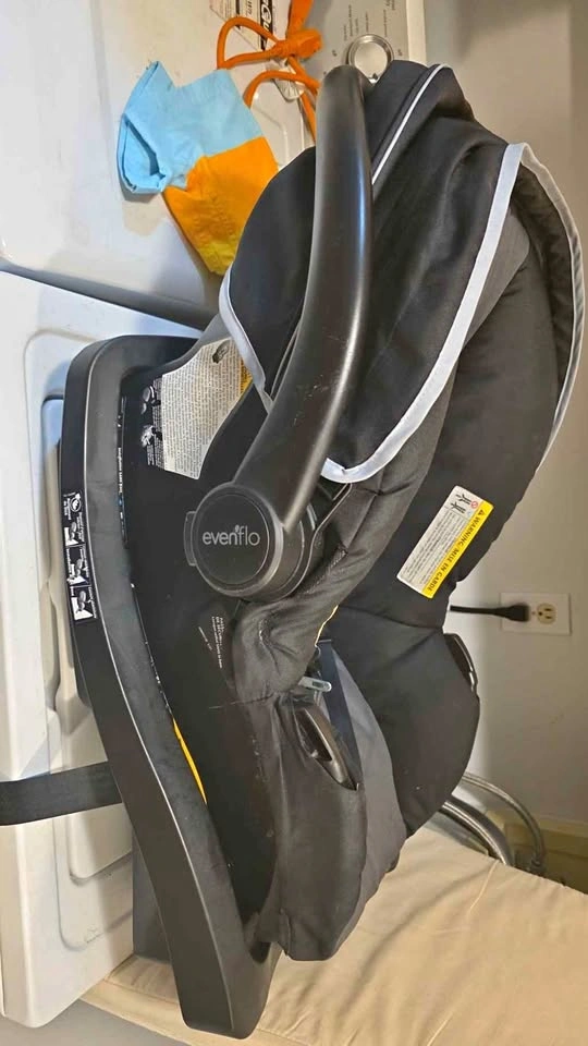 Evenflo LiteMax 35 Infant Car Seat