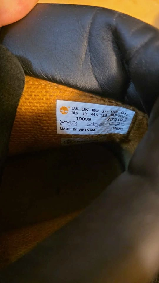 Timberland Men's 6-Inch Premium Waterproof Boots - Size 10.5 - photo 2
