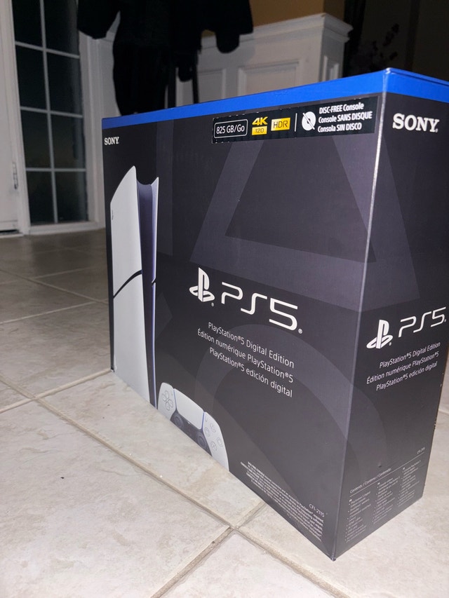 PlayStation 5 - Digital - 825gb *BRAND NEW* - photo 2