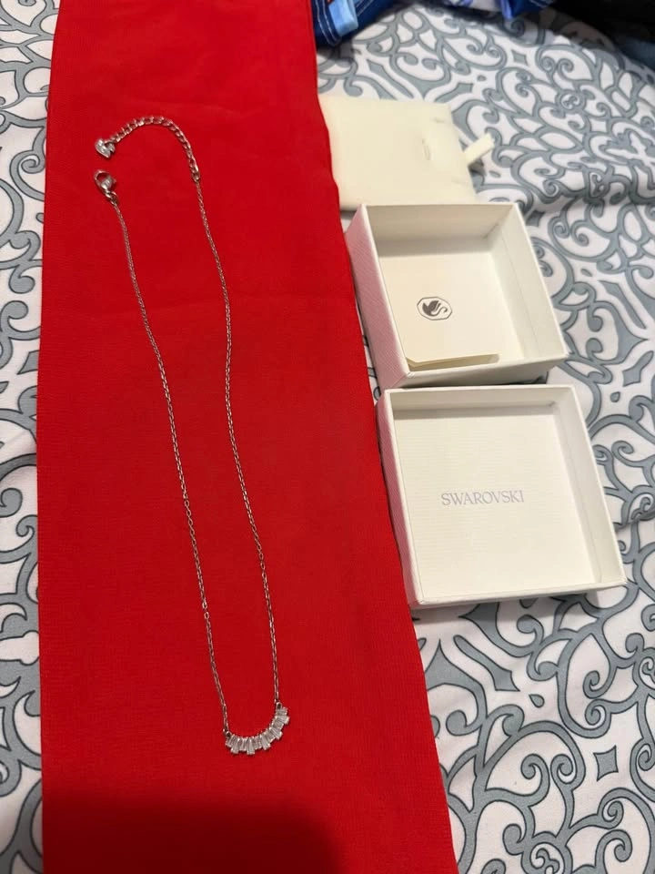 Swarovski Silver-Tone Crystal Necklace with Original Box - photo 5