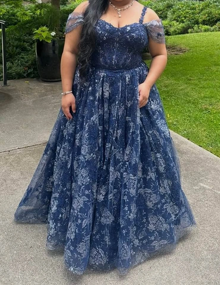 Prom dress (ONLY USED ONCE) - photo 2