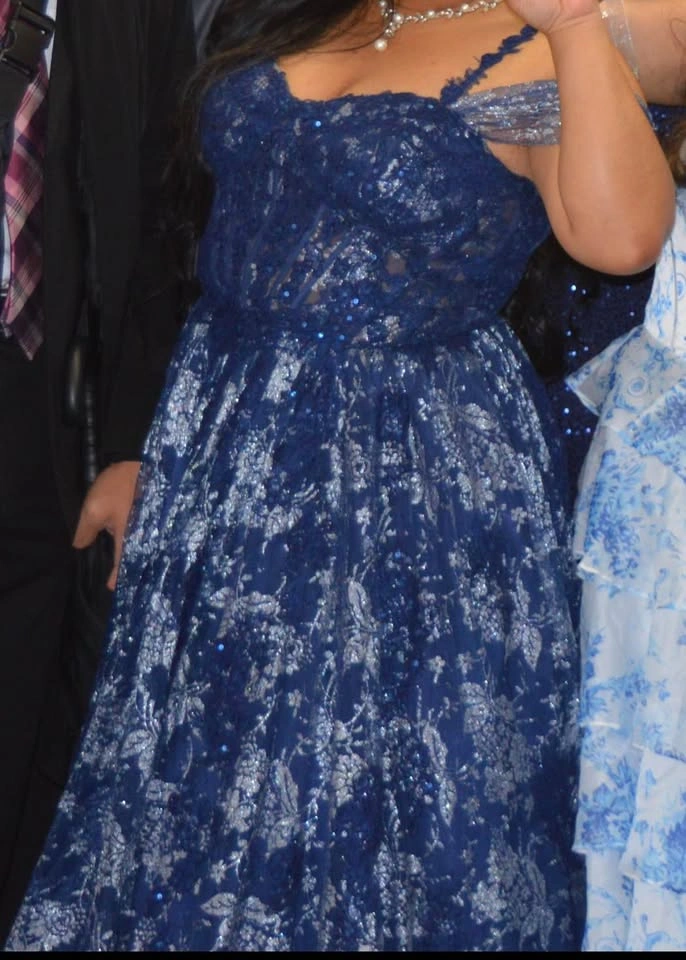 Prom dress (ONLY USED ONCE) - photo 3