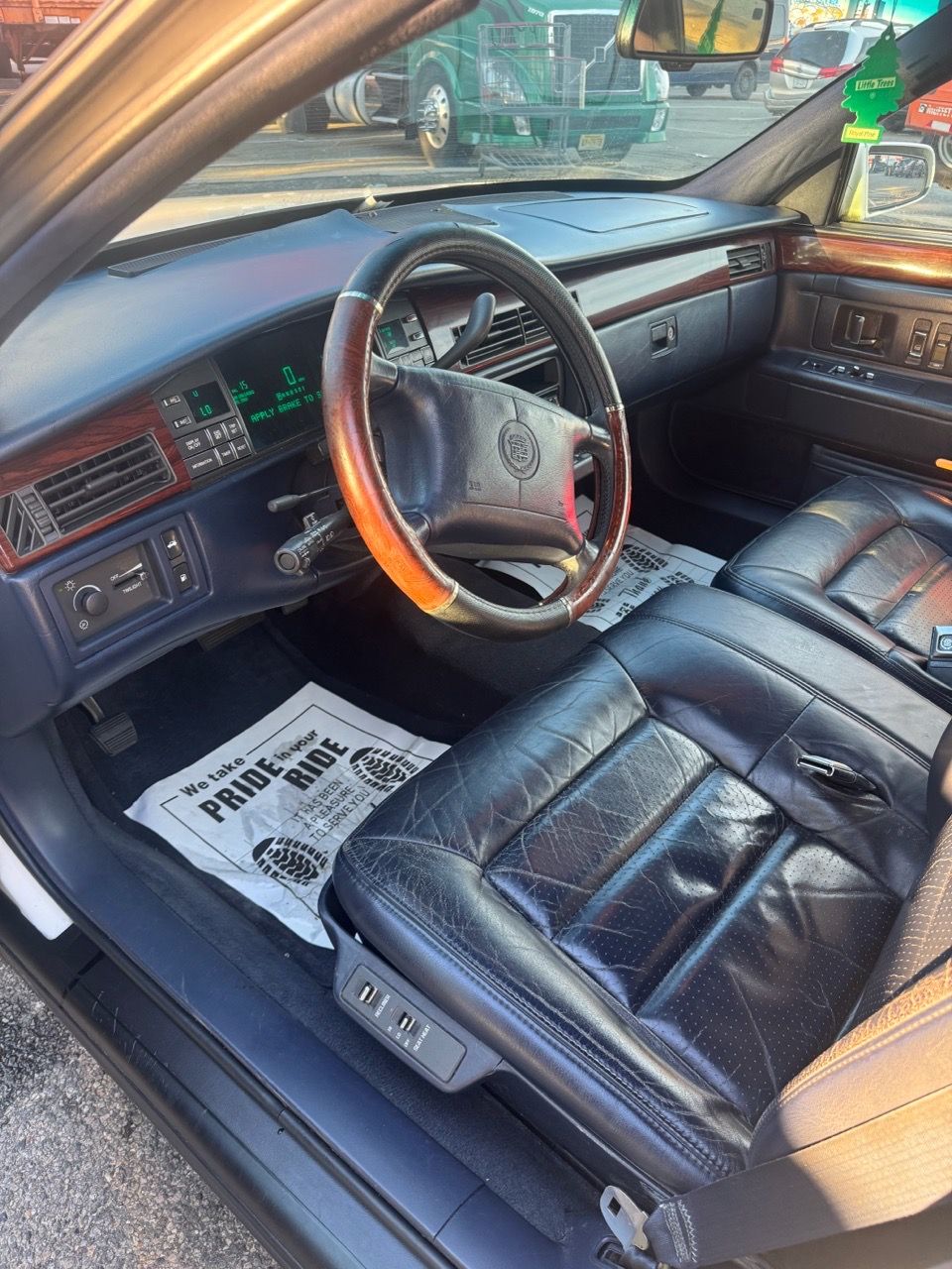 1996 Cadillac DeVille - photo 5