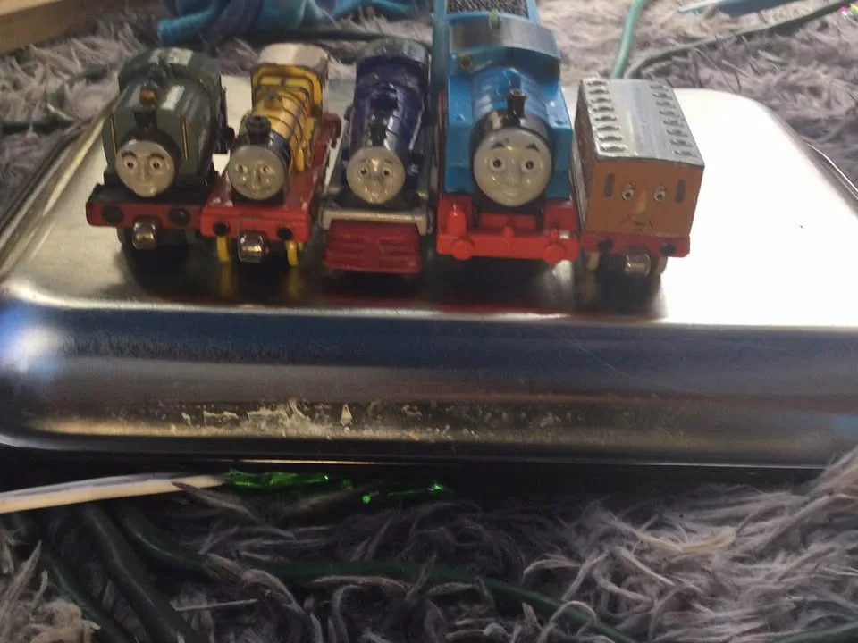 Retro Lot of 5 Thomas the train car lot image indicator(2)