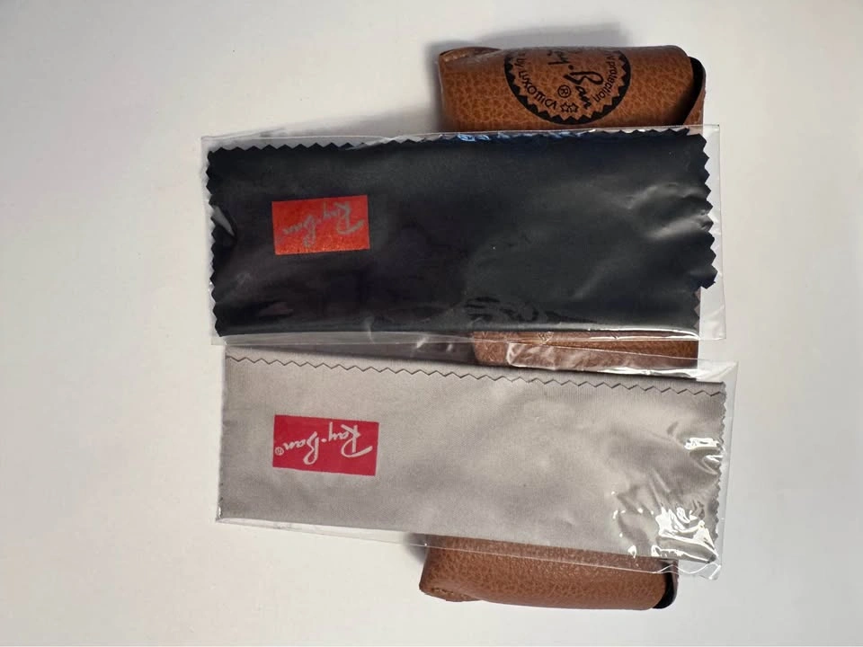 Authentic Ray-Ban Sunglasses Case & Cleaning Cloths Set - photo 2