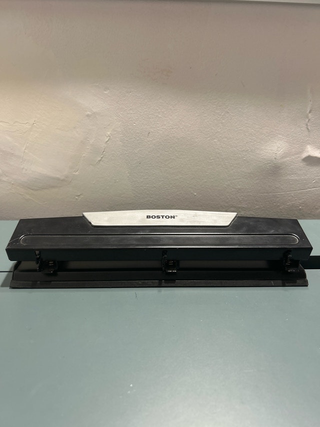 Boston 3-Hole Paper Punch