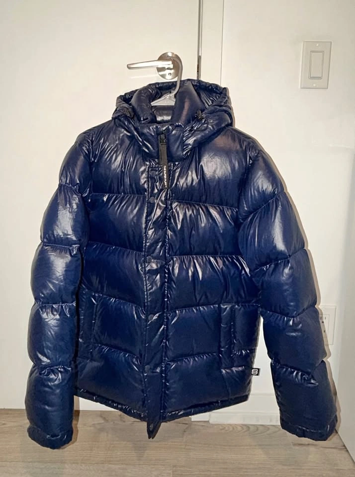 Aritzia The Super Puff Men’s Jacket, Small, Navy, Rated to -30
