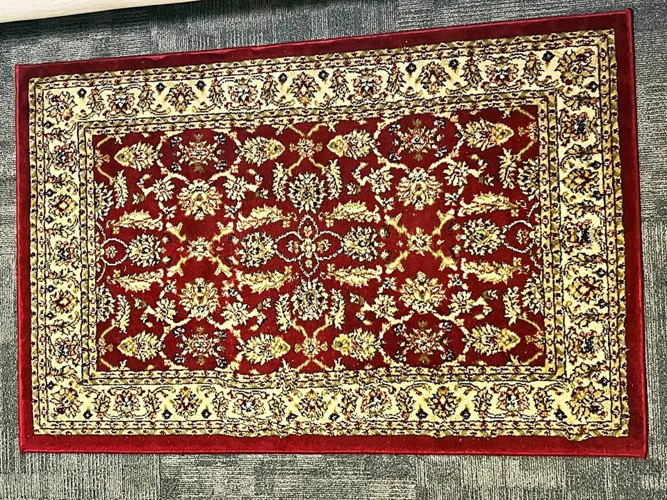 Red & Cream Traditional Accent Rug: 2’7” × 4’