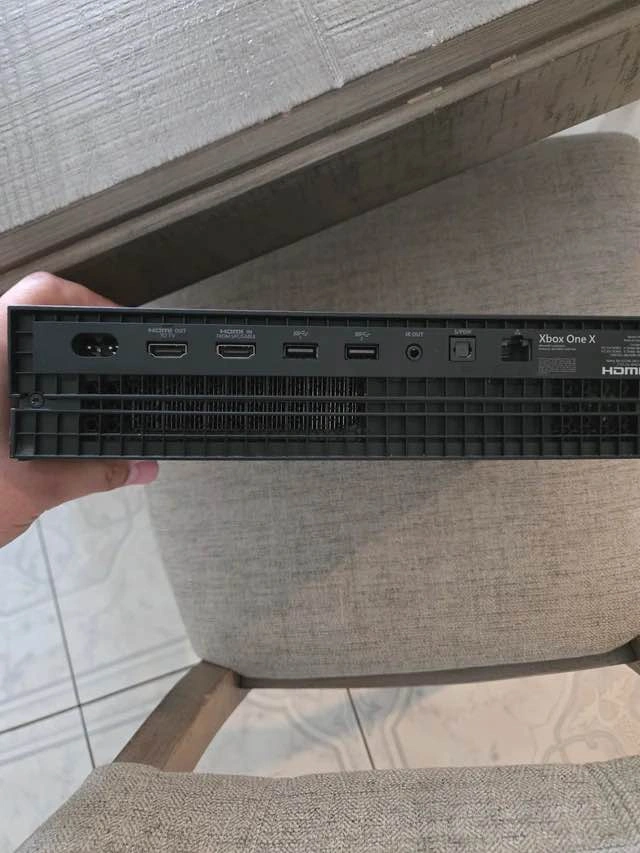 Xbox One X - photo 2