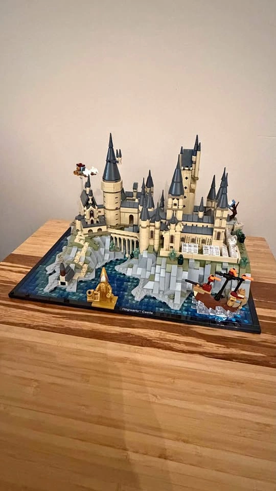 LEGO Harry Potter Hogwarts Castle and Grounds 76419