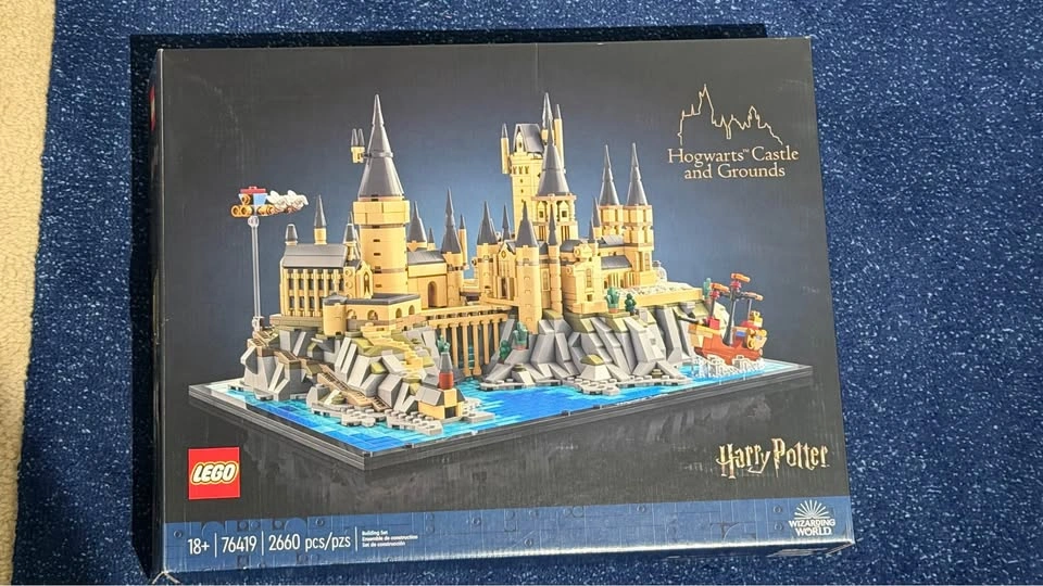LEGO Harry Potter Hogwarts Castle and Grounds 76419 - photo 2