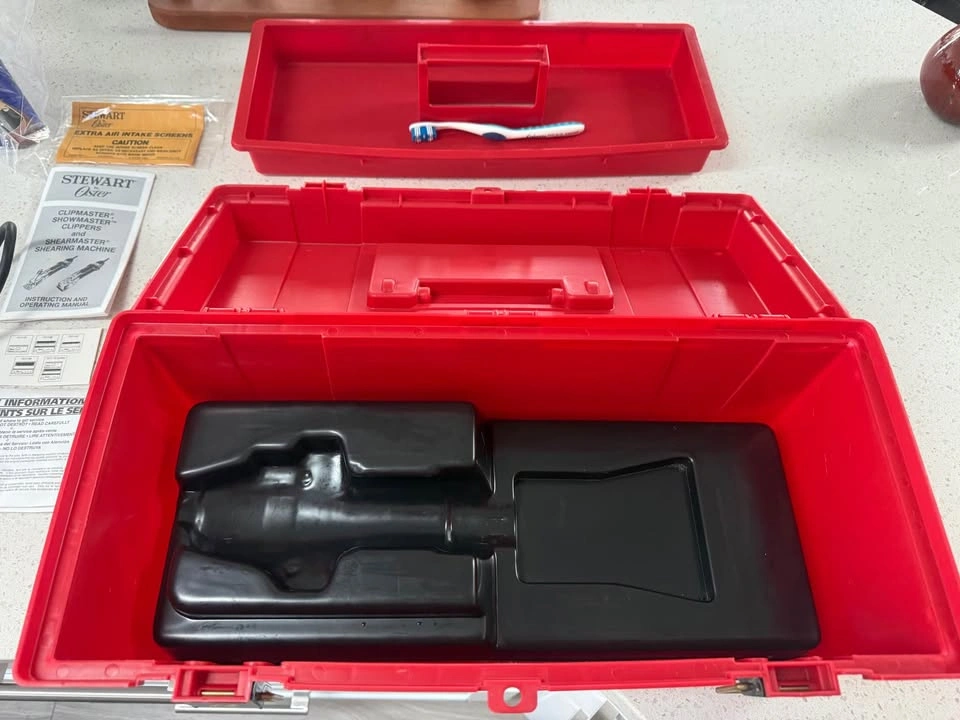 Oster Horse Clippers, Accessories & Carrying Case - photo 2
