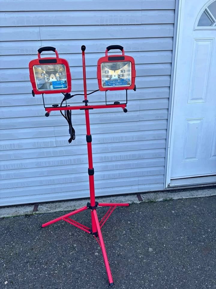 Work lights on stand