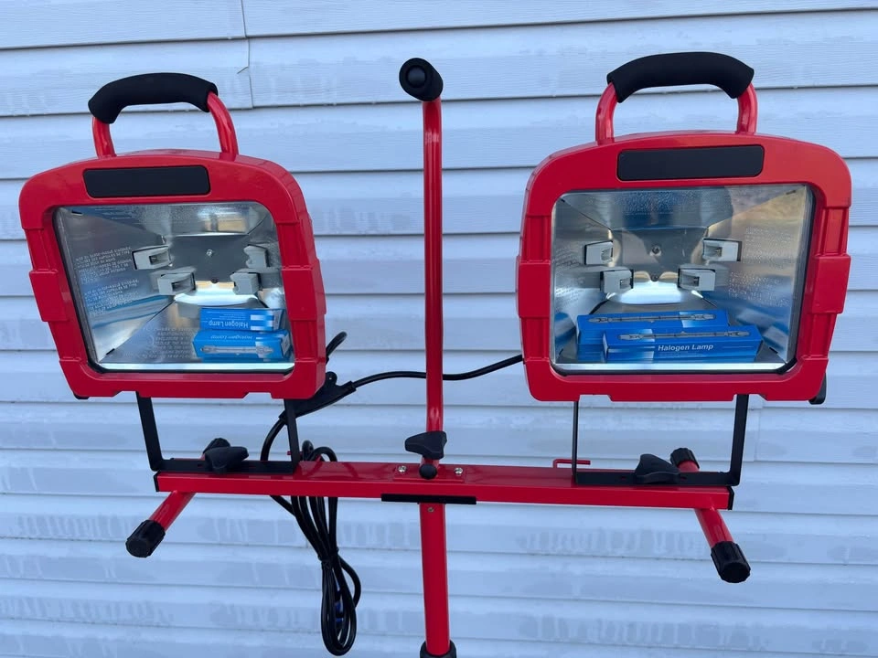 Work lights on stand - photo 2