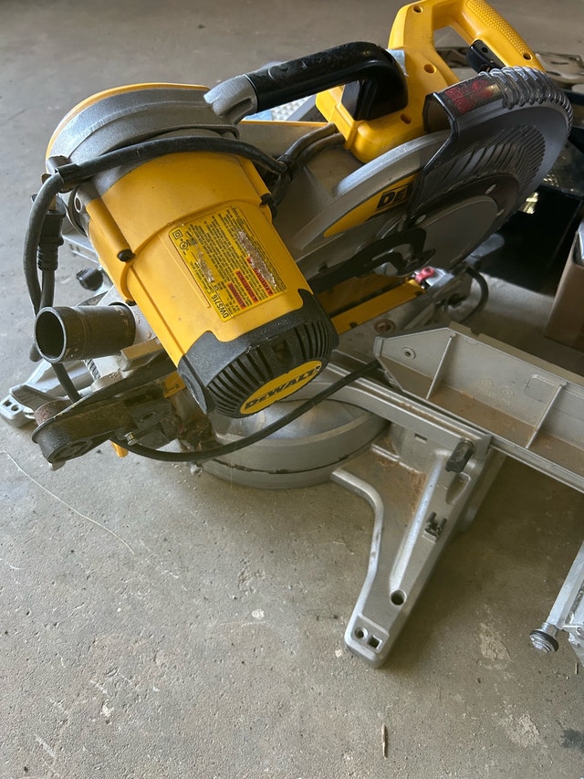 Dewalt 12 inch miter saw